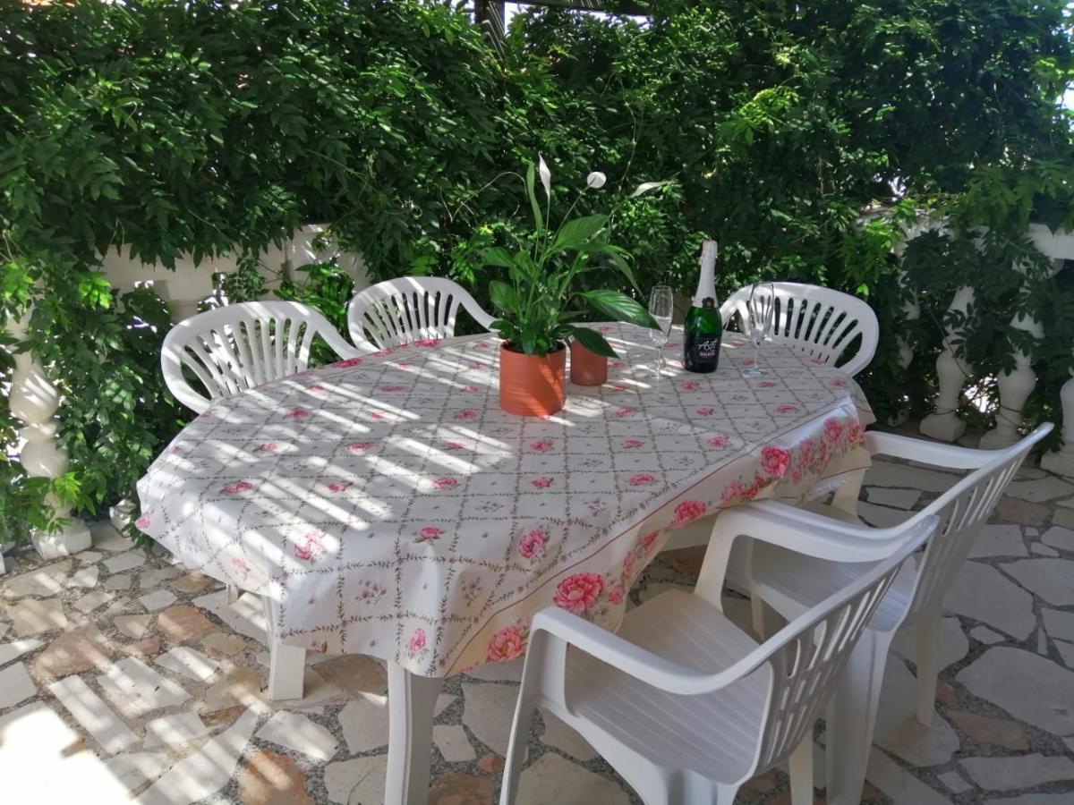 Apartmani Zmiric Primošten Extérieur photo