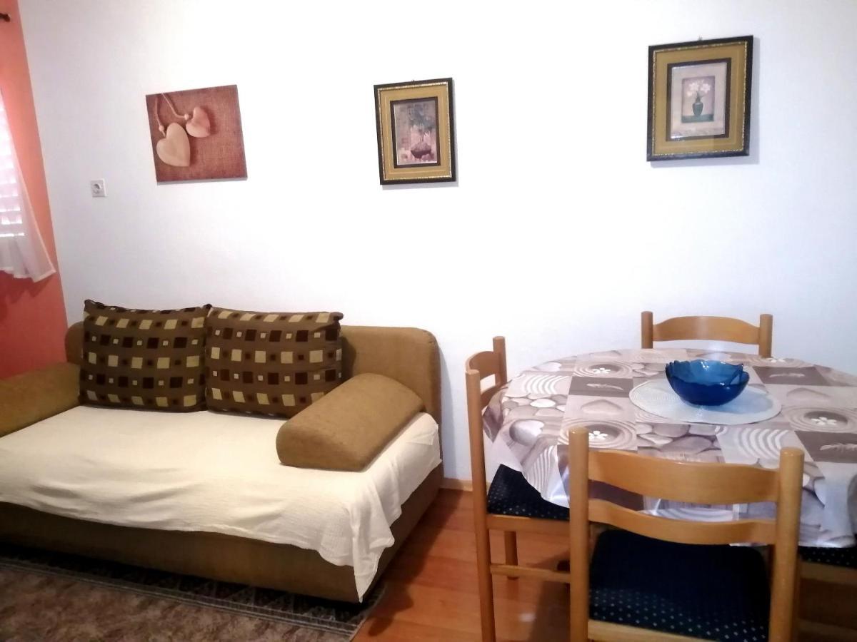 Apartmani Zmiric Primošten Extérieur photo